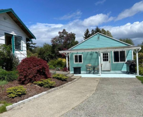 Friendly one bedroom with full kitchen and bath
